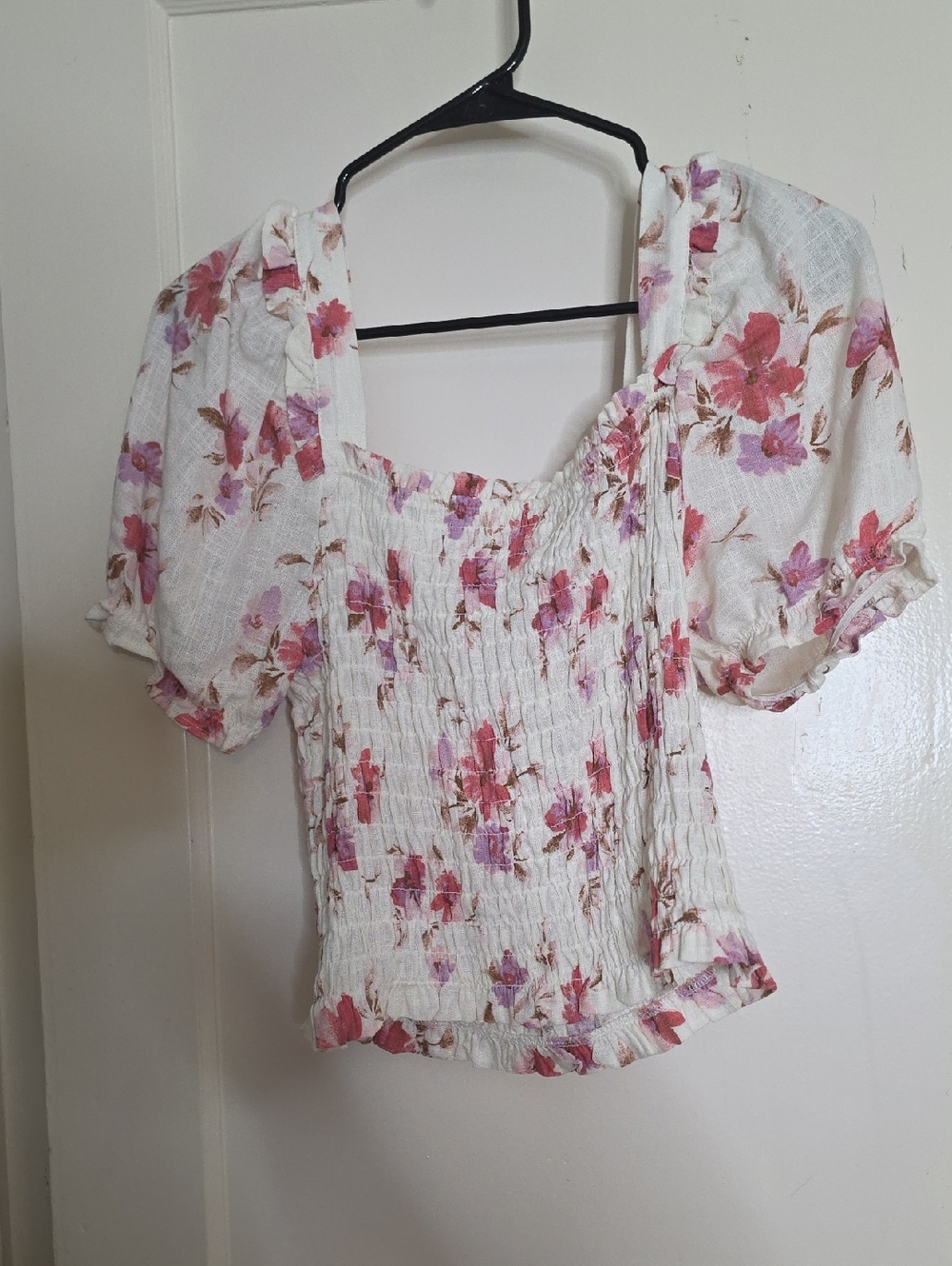 White Floral Smocked Puff Sleeve Top Size XL